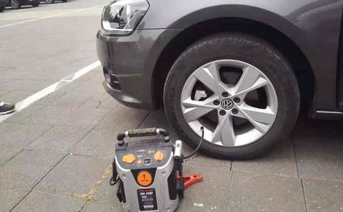 法库汽车搭电案例